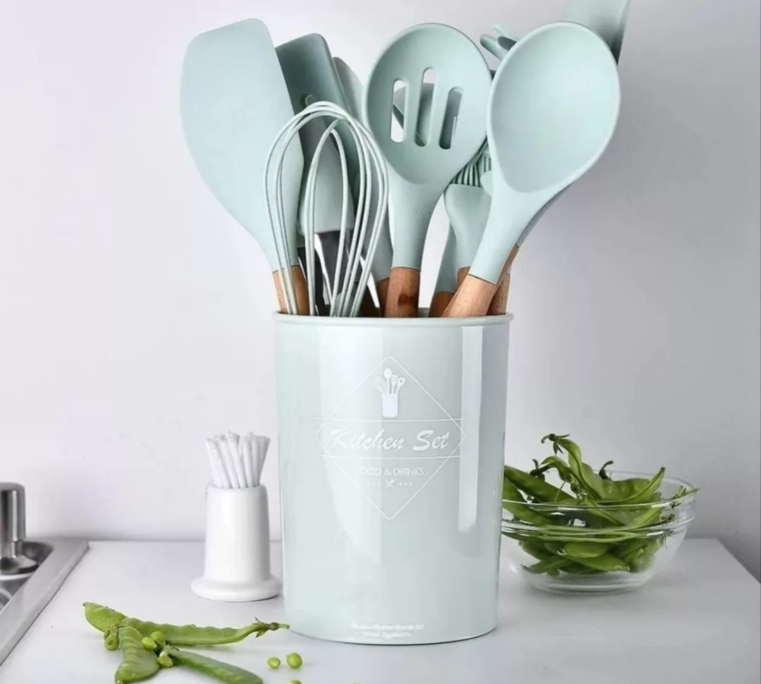 Bellos 11 utensilios de cocina con mango de silicona y madera. Clase, durabilidad y calidad.